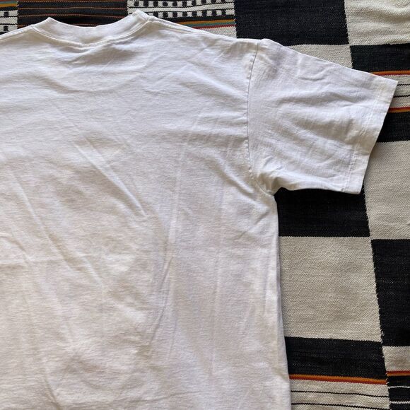 Vintage FAO Schwarz Fifth Avenue Graphic Tee Shirt. XL. Single Stitch. Cotton. - Picture 12 of 15